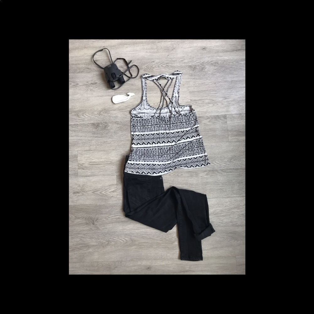 Patterned Tank Top - Picture 2 of 3